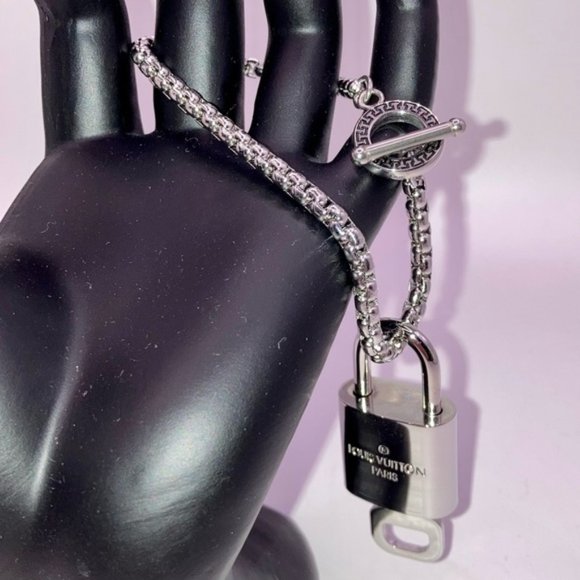 Louis VUITTON Padlock Key and Toggle Bracelet Set. Silver Polished✨#315 - Picture 1 of 5